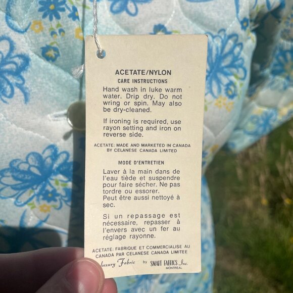 Vintage 1960s Quilted Housecoat – Blue Floral – Retro Loungewear - Picture 9 of 11